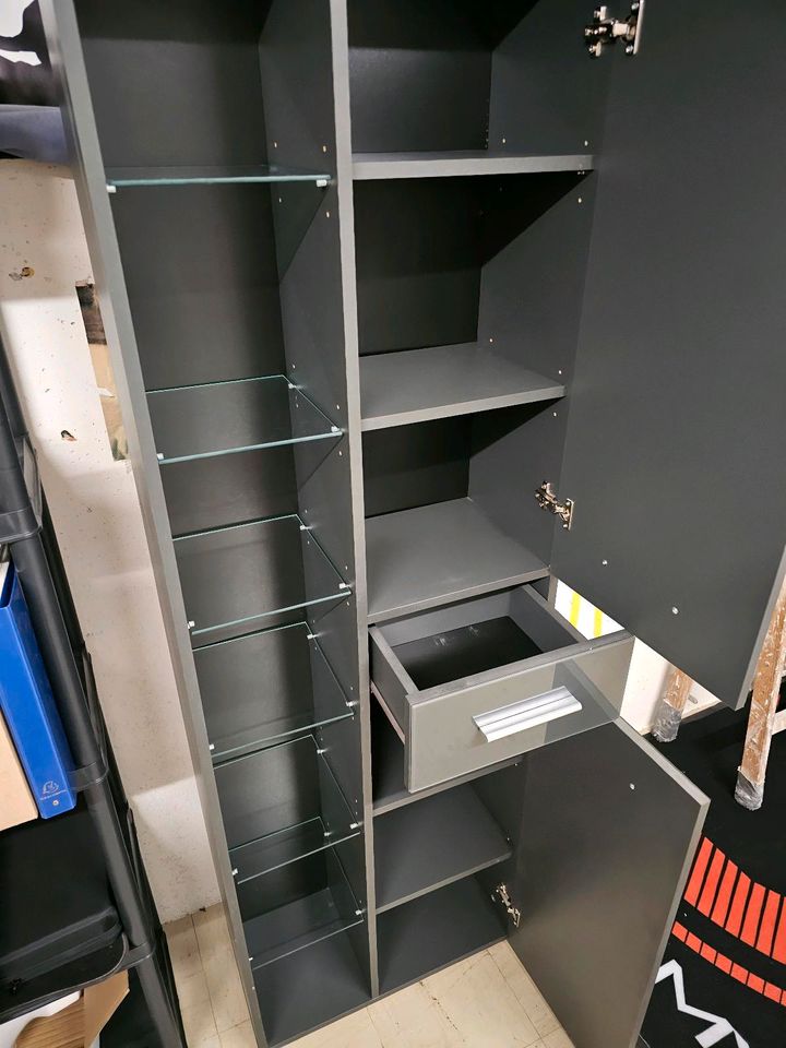 Bad Hochschrank mit Waschbeckenunterschrank & Spiegelschrank in Schriesheim