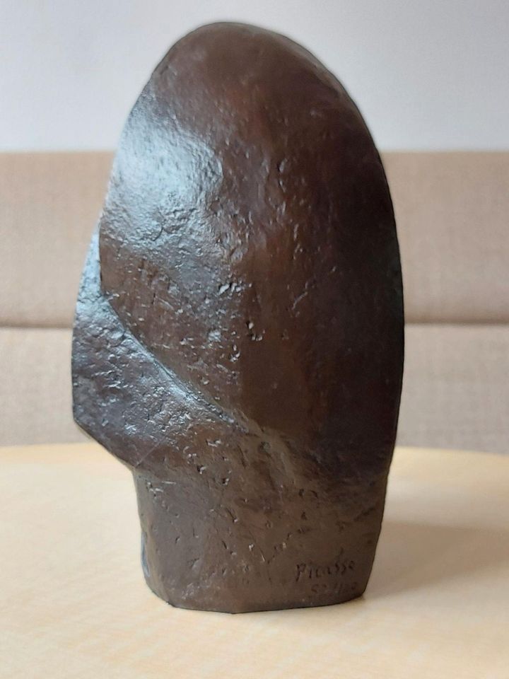 Skulptur Bronze - Kopf Frau (nach) Pablo Picasso Signiert in Berlin