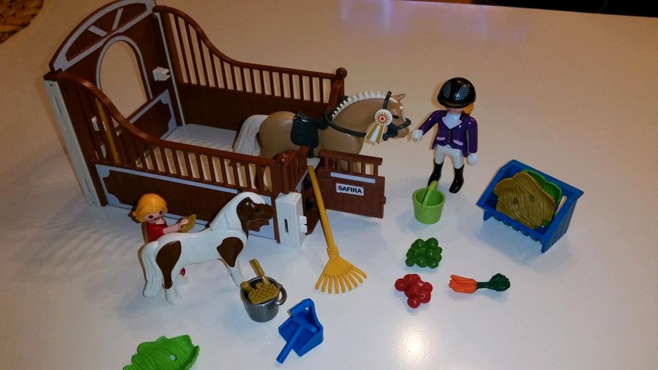 Biete Playmobil Pferdestall im top Zustand an in Marl