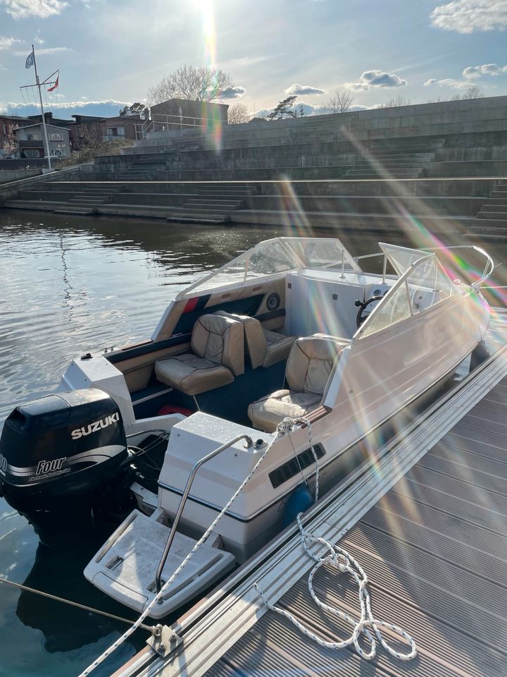 BAYLINER Capri Sportboot mit 4-Takt Suzuki DF70 und Trailer in Winsen (Aller)