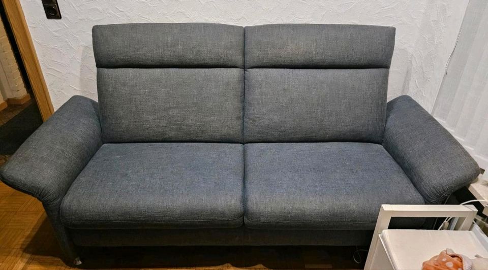 Couch/Sofa, 2-Sitzer, blau-grau in Felm