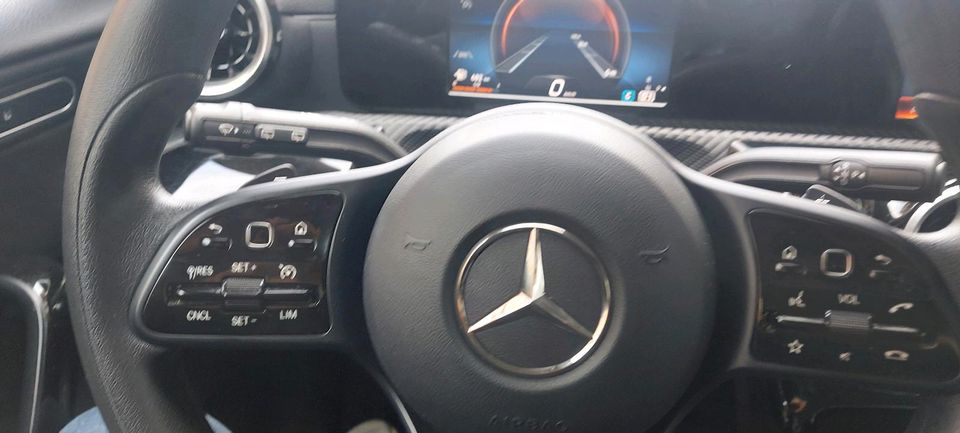 Mercedes-Benz CLA d Automatik                         Mai 2020 in Worms