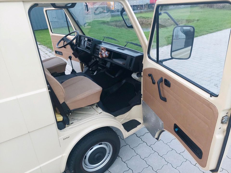 VW LT31 2,4 6-Zyl. Turbo-D ex. Präsidium Zivilschutz Hochdach KTW in Sottrum