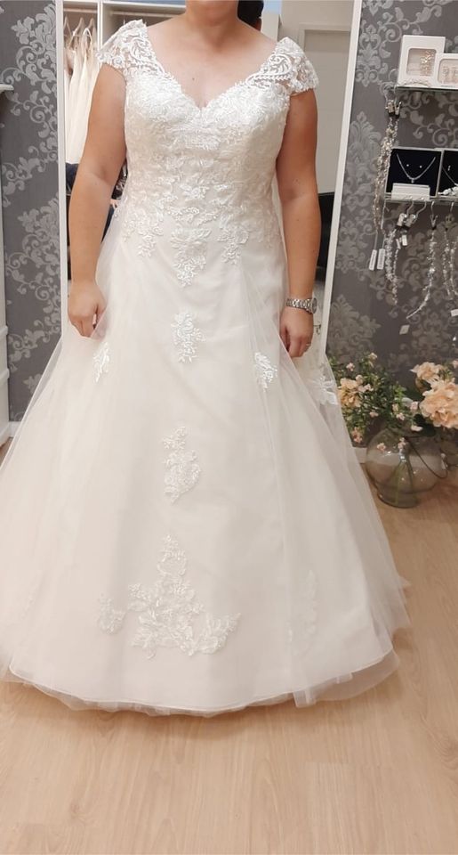 Brautkleid Hochzeitskleid A-Linie Größe 40-44 in Lennestadt