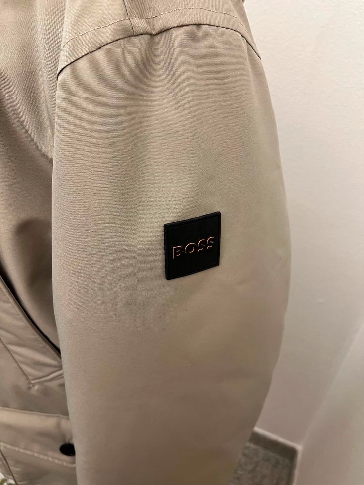 Hugo Boss Winterjacke 'Osiass' in Beige – Größe 46 - UVP: 399,-€ in Ingolstadt