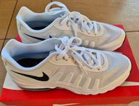 Nike Air Max Invigor Größe 8,5 / EUR 42 Neu Sachsen - Kamenz Vorschau