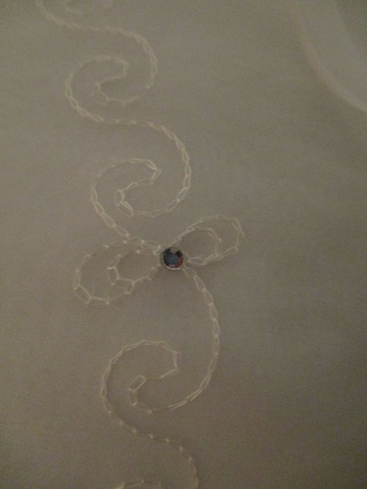 WEISE Kommionkleid Gr 140 weiß mit Perlen und Stickerei Neuwertig in Vöhl