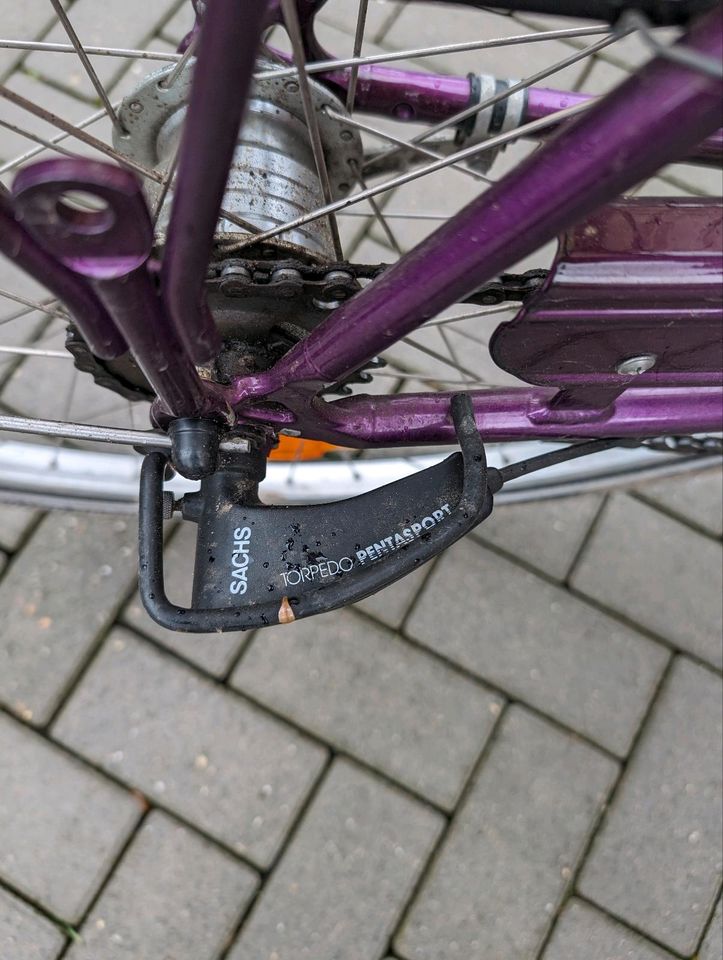 Fahrrad 28 Zoll +Kinderanhänger Reifen 20 Zoll in Düsseldorf