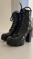 Guess Stiefel Stiefeletten Boots Plateau Lack 36 Nordrhein-Westfalen - Burbach Vorschau