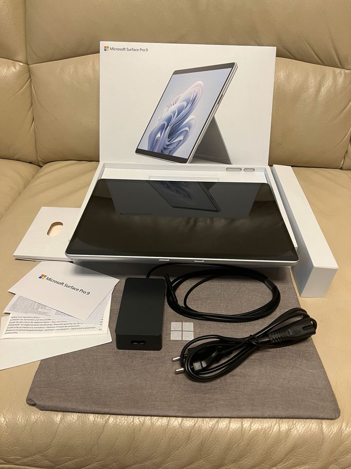 Microsoft Surface Pro 9. 12 Gen. i5-16GB-256GB. NEU. Garantie in Rostock