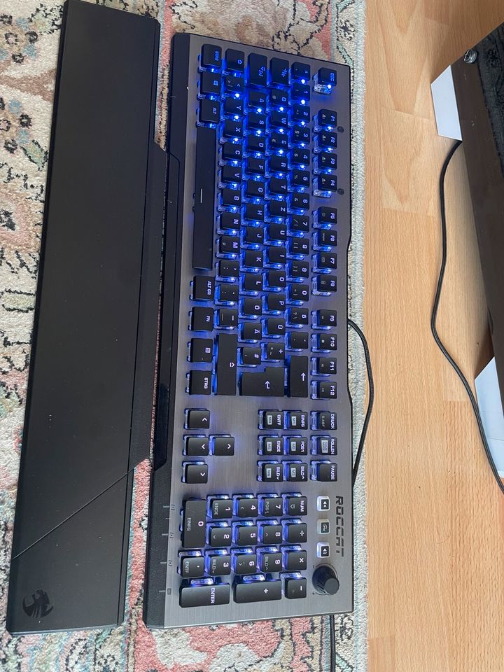 Gaming Tastatur und Maus+ Mousepad in Bremen