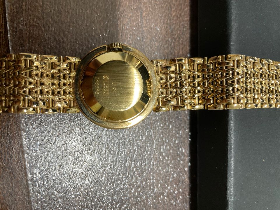 Saphira Gold Uhr 585er Gold mit insgesamt 1Karat Diamanten in Berlin