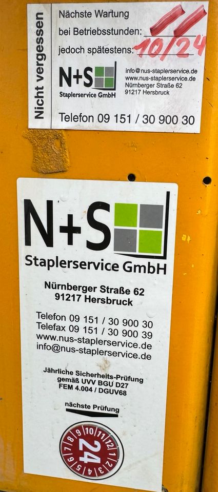 Hyster Gabelstapler J 3.00XL Stapler 3 Tonnen nur 2730 Betriebsstunden Elektro mit Ladeger in Dietersheim