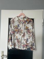 Mango Bluse S M 36 38 Blumen Frühling süß Frankfurt am Main - Innenstadt Vorschau