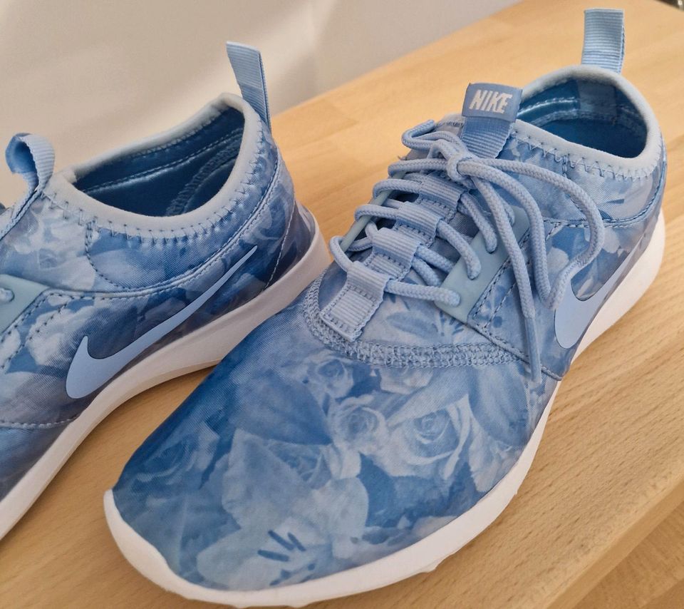 Nike Tanjun Sneaker Blumenmuster blau Größe 38,5 in Baden-Württemberg -  Herrenberg | eBay Kleinanzeigen ist jetzt Kleinanzeigen