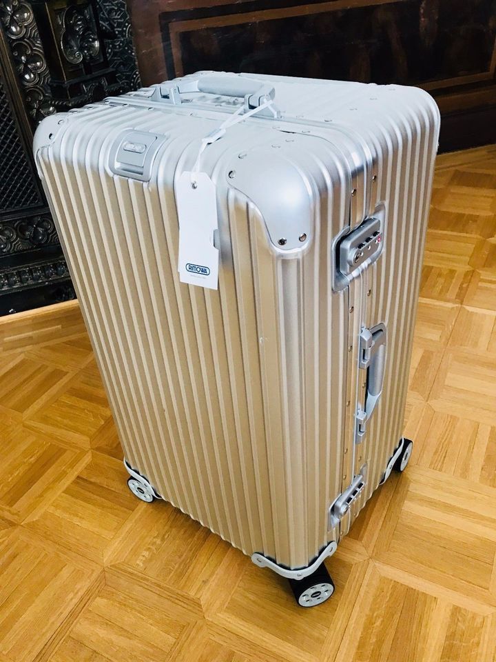 Suche: Rimowa Topas Sport Trunk Plus Koffer, blaues Innenleben in Gaienhofen