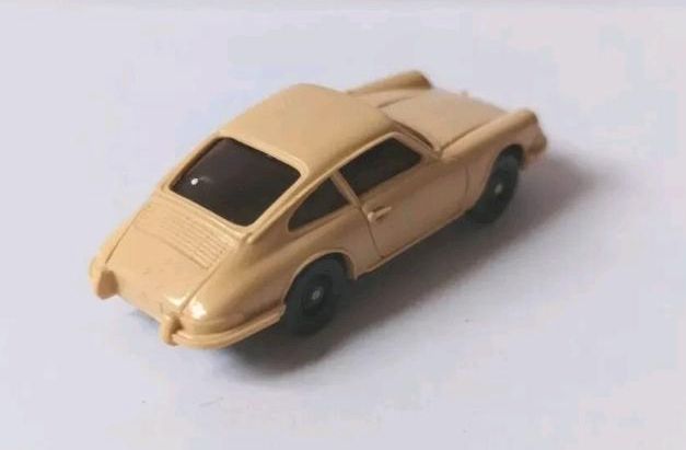 Wiking H0 1:87 #16 Porsche 911 Speedster beige W.Germany '80 in Berlin