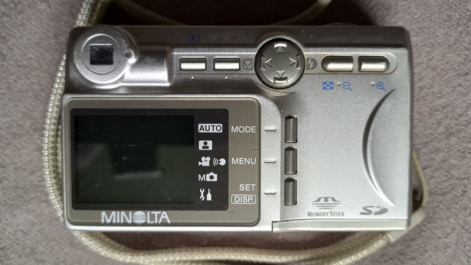 Digital Camera, Minolta Dimage G400 in Nürnberg (Mittelfr)