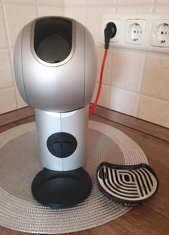 Krups Dolce Gusto Genio S Touch, fast neu, Kapselmaschine, in Pingelshagen