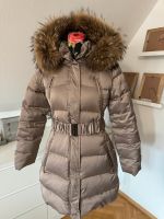 Winterjacke Daunenjacke Hallhuber Echtpelz 40 Frankfurt am Main - Ostend Vorschau