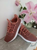 Adidas tubular in einem tollem rosé Sachsen - Trebsen Vorschau