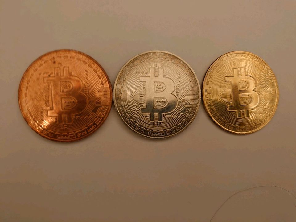 3 Bitcoin Münzen ( Kupfer, Silber,Gold ) in Rendsburg