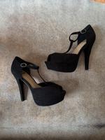 Peeptoe high heels schwarz mit Riemen Niedersachsen - Oyten Vorschau