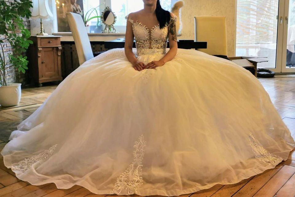 Brautkleid Hochzeitskleid Prinzessin in Werne