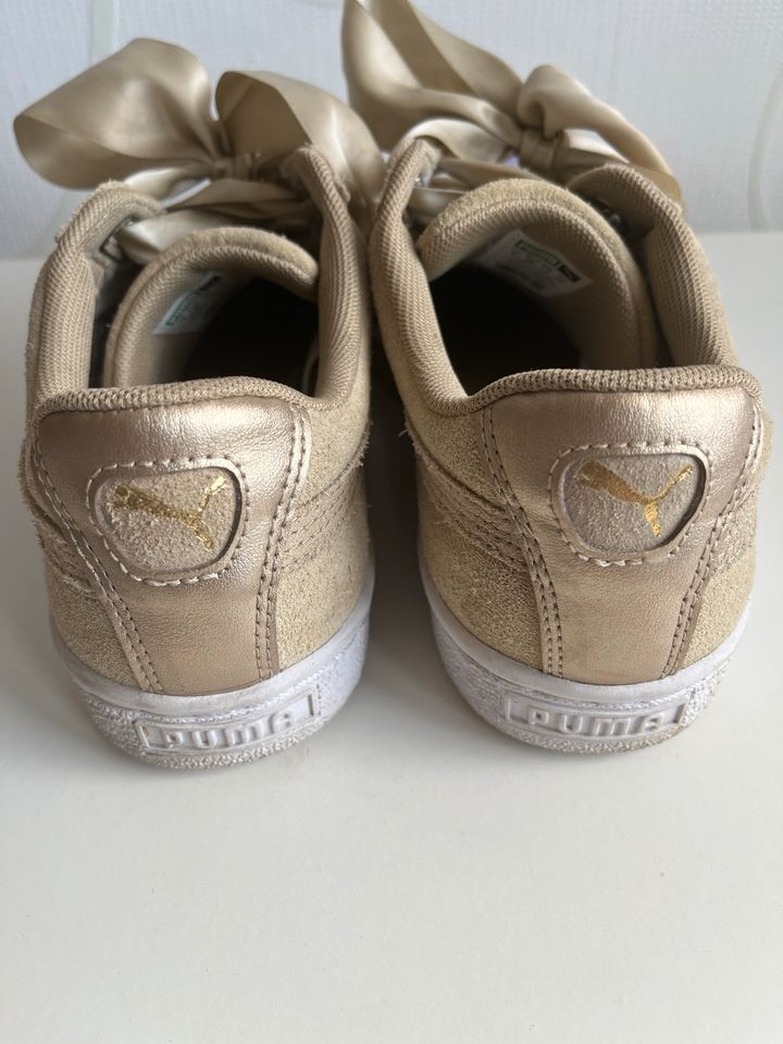 Puma Suede Heart Safari beige Sneaker Gr.38 Schleife breit in Langerwehe