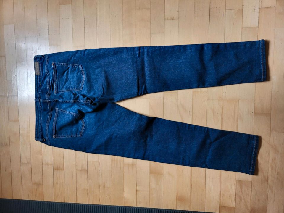ESPRIT Jeans Slim Fit Gr. W33 L30 neuwertig in Brensbach