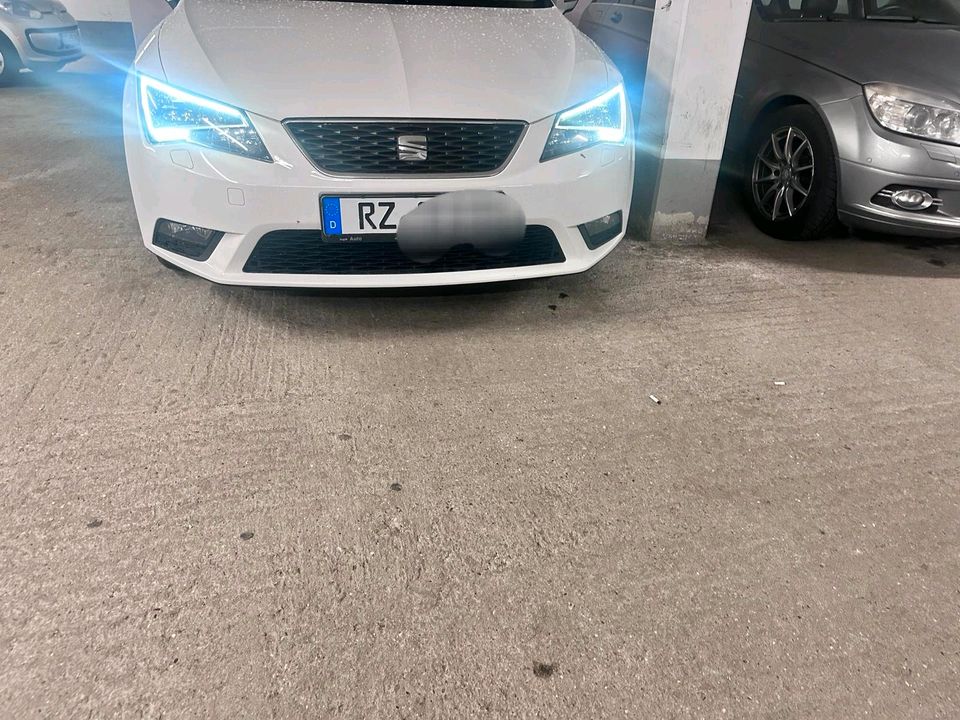 Seat Leon 1.6 TDI 5f Bj. 2014 TÜV 09/2025 in Geesthacht