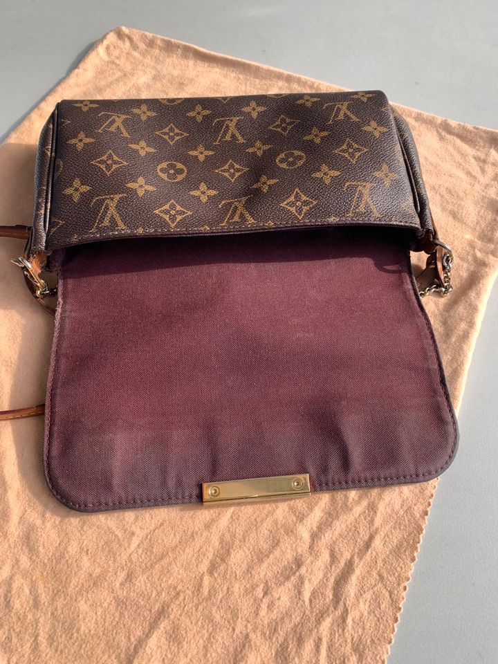 "Louis Vuitton" Tasche, Pochette, Favorite PM, zwei Tragegurte in Bonn