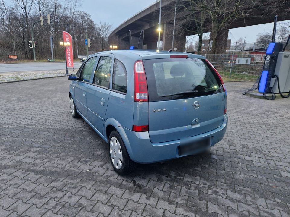 sehr sauber Opel Meriva 1,6.. in Bielefeld