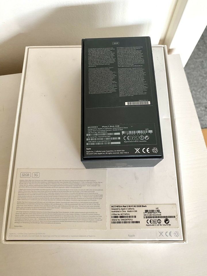 iPad und iPhone original leere box verpackung in Frankfurt am Main