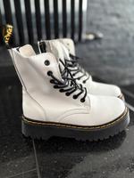 Boots NEU weiß Gr. 39 Bremen-Mitte - Bremen Altstadt Vorschau