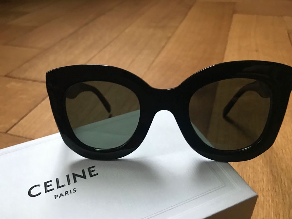 Celine Sonnenbrille Schmetterling Schwarz in Hamburg - Wandsbek | eBay  Kleinanzeigen ist jetzt Kleinanzeigen