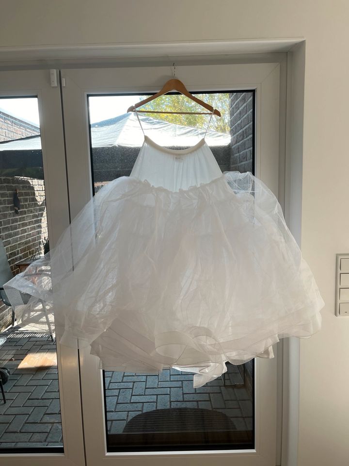 Hochzeitskleid LILLY in Cremeweiß in Straelen