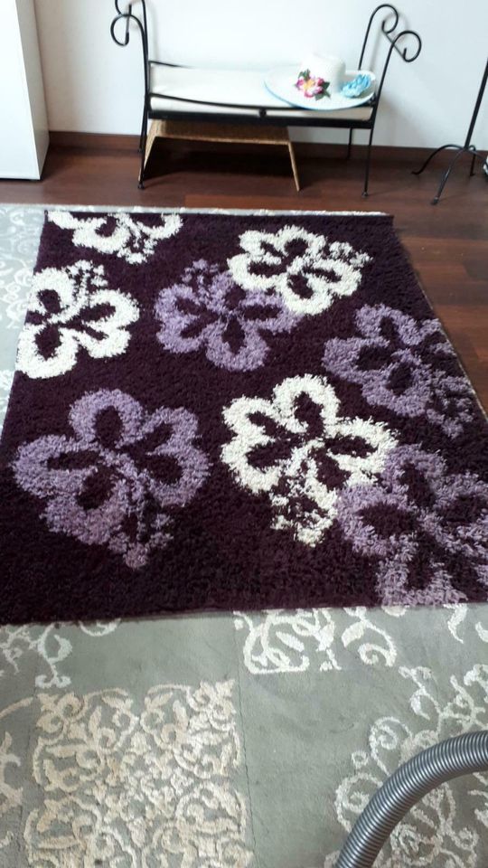 Teppich violett mit Blumen 130 x 170 in Gerolsbach