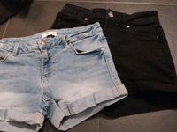 Shorts Jeans Schwarz und blau Gr S Mecklenburg-Vorpommern - Wusterhusen Vorschau