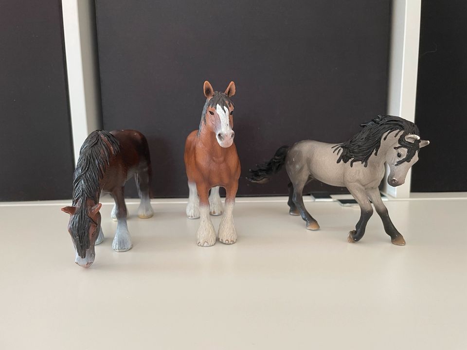 3 Schleich Pferde in Hückeswagen