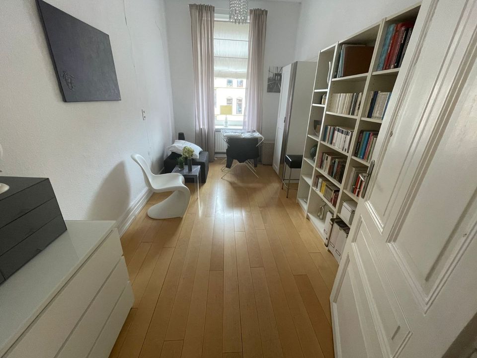 Frankfurt - beste Wohnlage im Nordend - Sanierter Stilaltbau, 3 Zi. + Balkon in Frankfurt am Main