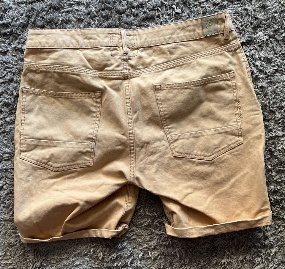 Kurze Jeans Shorts Destroy Look in Wolfenbüttel