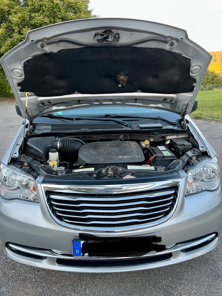 Chrysler Grand Voyager Town&Country in Göppingen