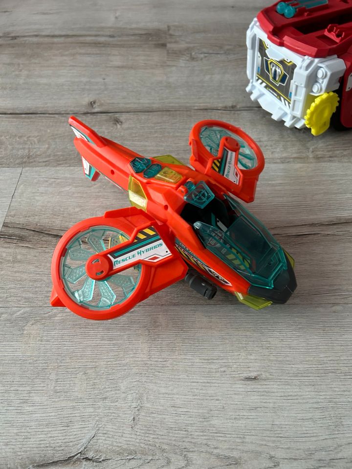 Spielzeug Autos Dickie Toys Feuerwehrauto Polizeiauto Hubschraube in Sankt Augustin