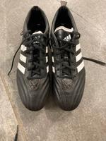 Adidas Fussballschuhe mit Schraubstollen Gr. 46 schwarz Leder Hessen - Pfungstadt Vorschau