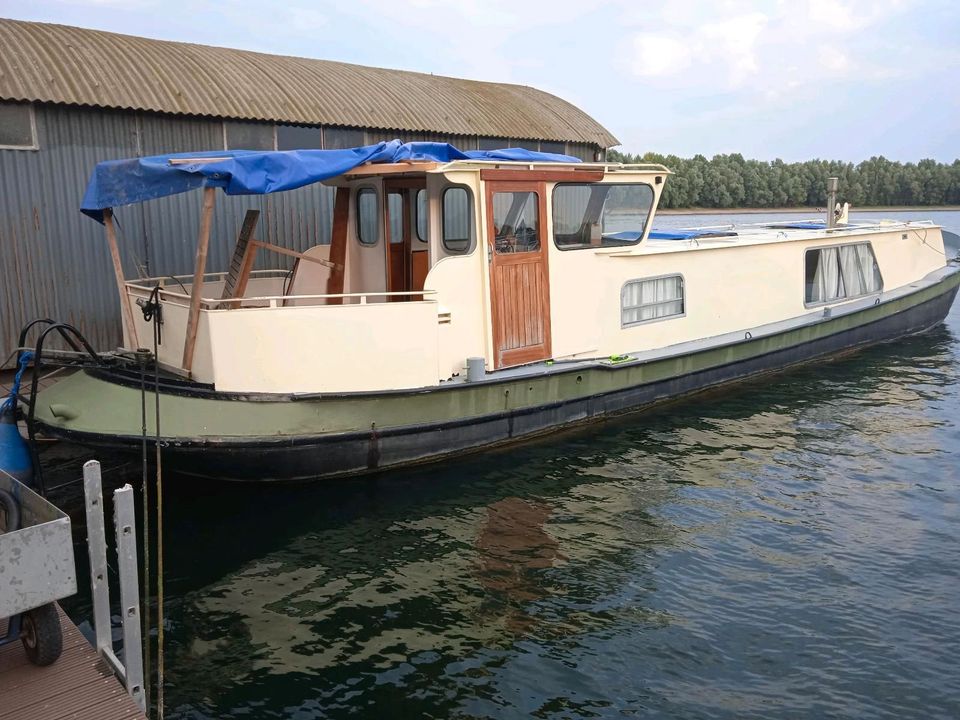 Schiff / Hausboot / Flachbodenschiff / Bunkerboot / Kanalschiff in Kalkar