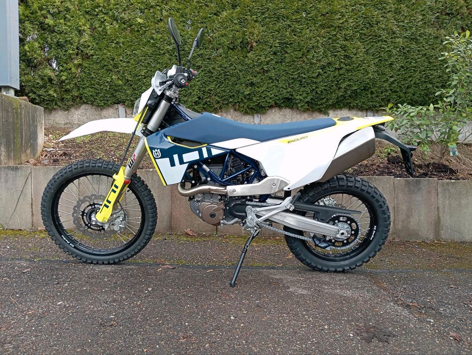 Husqvarna 701 Enduro in Wilburgstetten