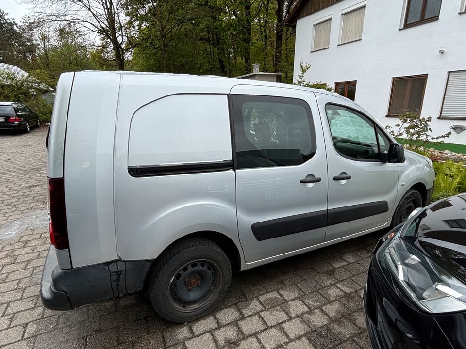 Peugot Van in Wolnzach