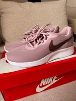 Nike Sportschuhe -NEU- Schleswig-Holstein - Schönkirchen Vorschau