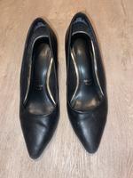Uniform Pumps Stewardess schwarz Leder High Heels 40 getragen München - Altstadt-Lehel Vorschau